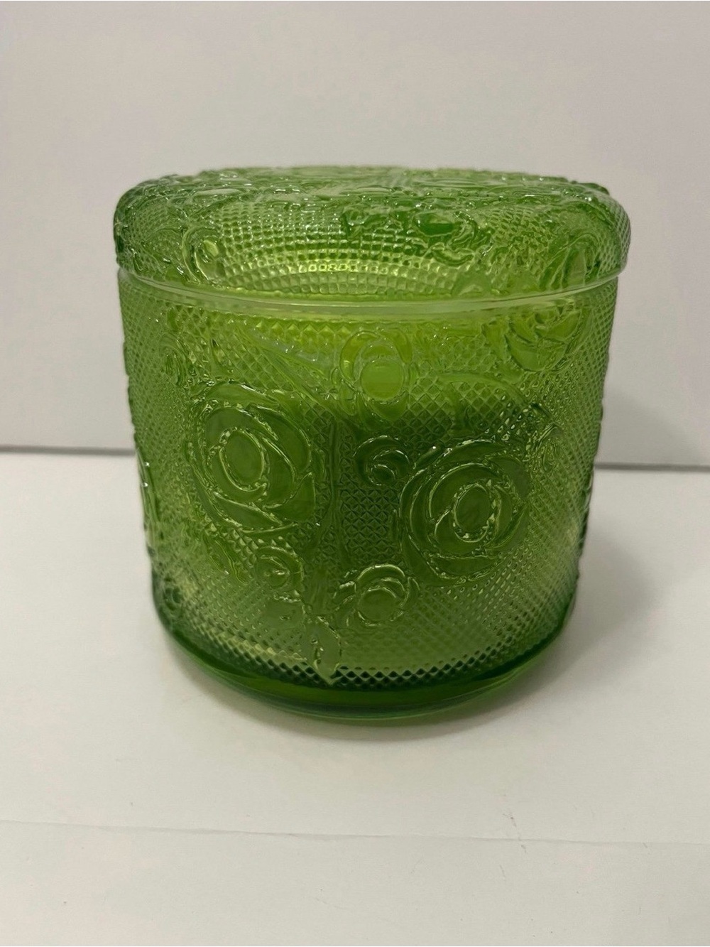 Homeworx Slatkin & Co. Lemon Leaf 3 Wick Candle in Green Flower Embossed Glass